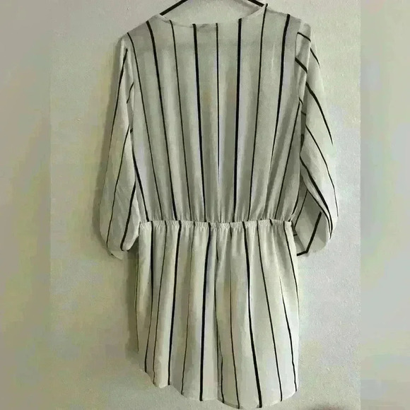 Iris Long Sleeve Romper - Picture 3 of 3